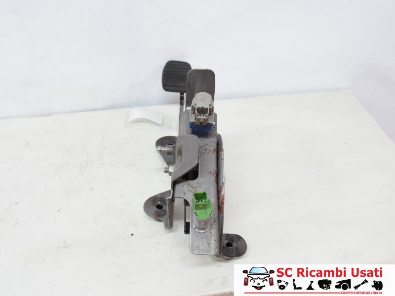 Pedale Frizione Renault Clio 4 465033591R - 18630 Pedale Frizione Renault Clio 4 465033591R - 18630