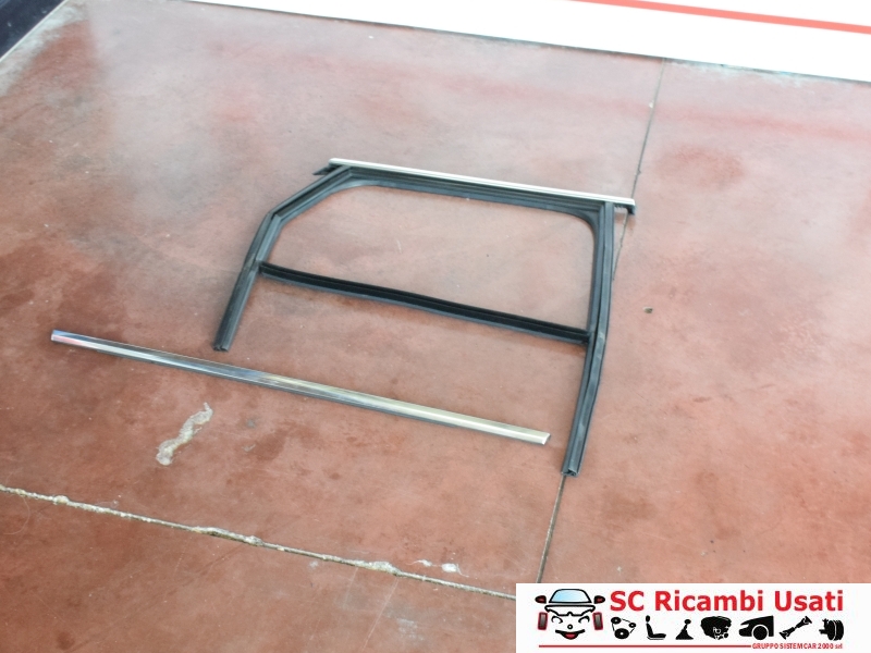 Guarnizione Porta Posteriore Destra Audi A6 C8 4K9839432B