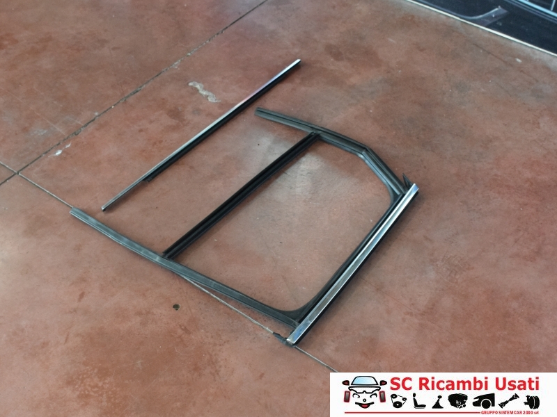 Guarnizione Porta Posteriore Destra Audi A6 C8 4K9839432B