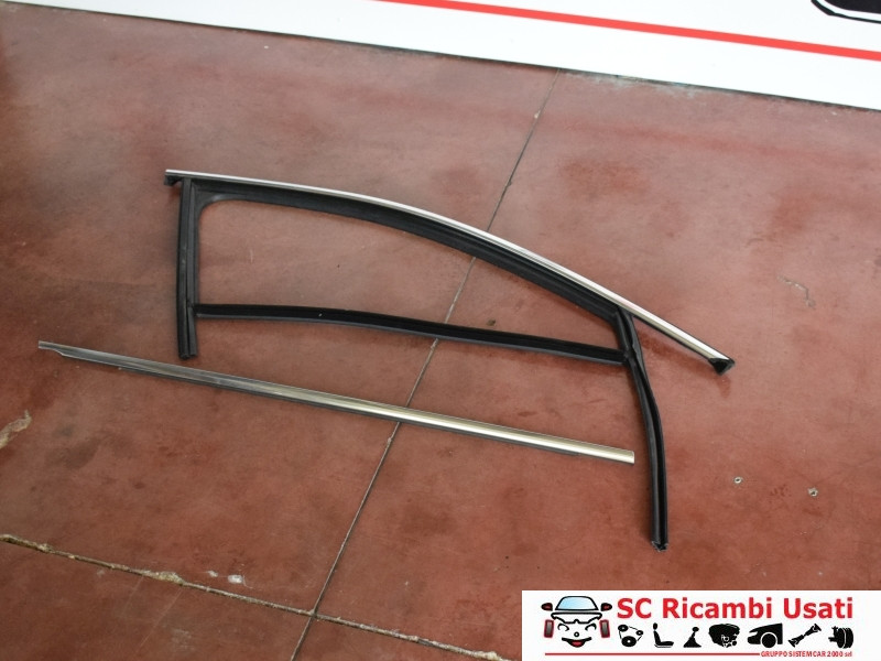 GUARNIZIONE PORTIERA ANTERIORE DESTRA AUDI A6 Avant Serie C8 (4A5) 4K0837432B (18>25)