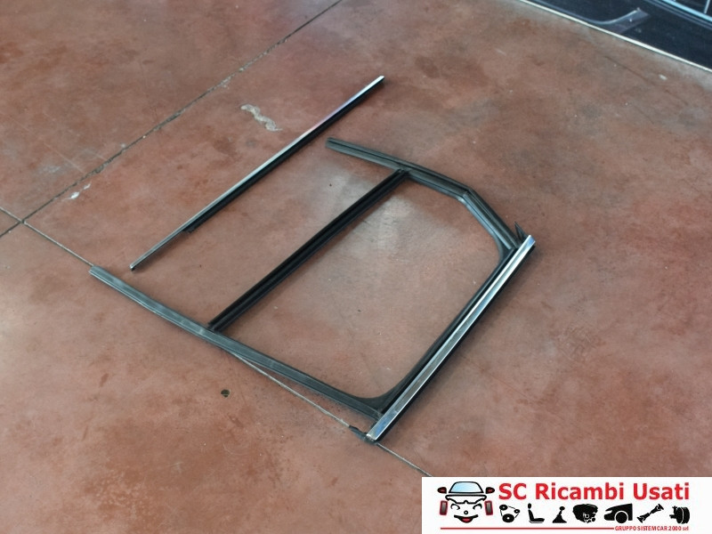 GUARNIZIONE PORTIERA POSTERIORE DESTRA AUDI A6 Avant Serie C8 (4A5) 4K9839432B (18>25)