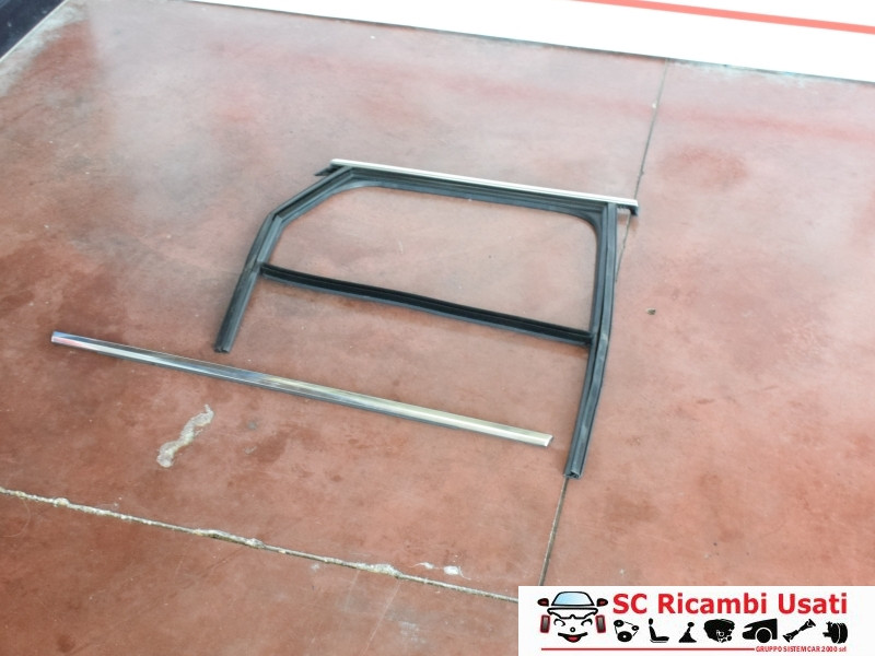 GUARNIZIONE PORTIERA POSTERIORE DESTRA AUDI A6 Avant Serie C8 (4A5) 4K9839432B (18>25)
