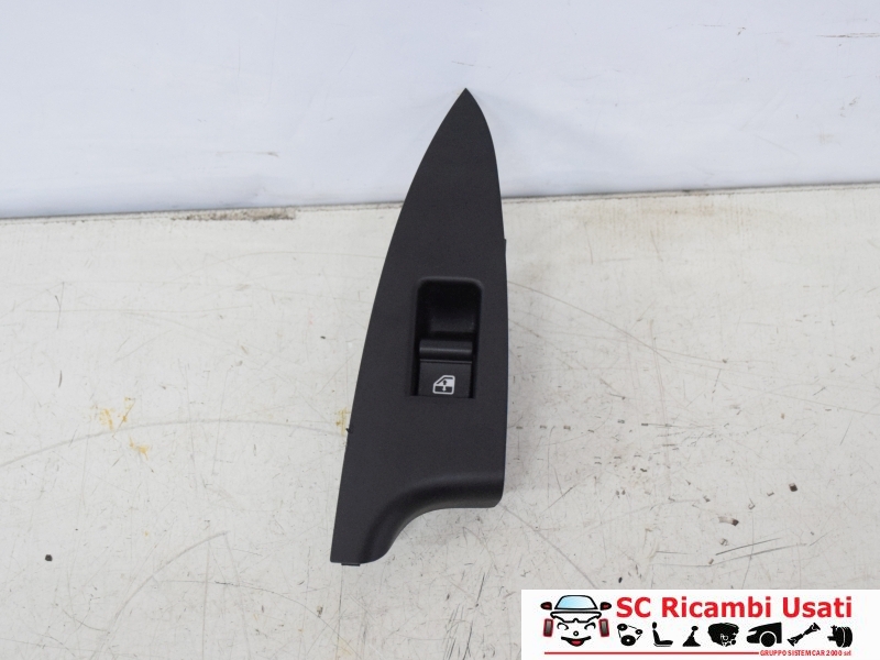 Pulsante Alzavetro Post Destro Alfa Giulietta 156094790 156150332 - 21005 Pulsante Alzavetro Post Destro Alfa Giulietta 156094790 156150332 - 21005