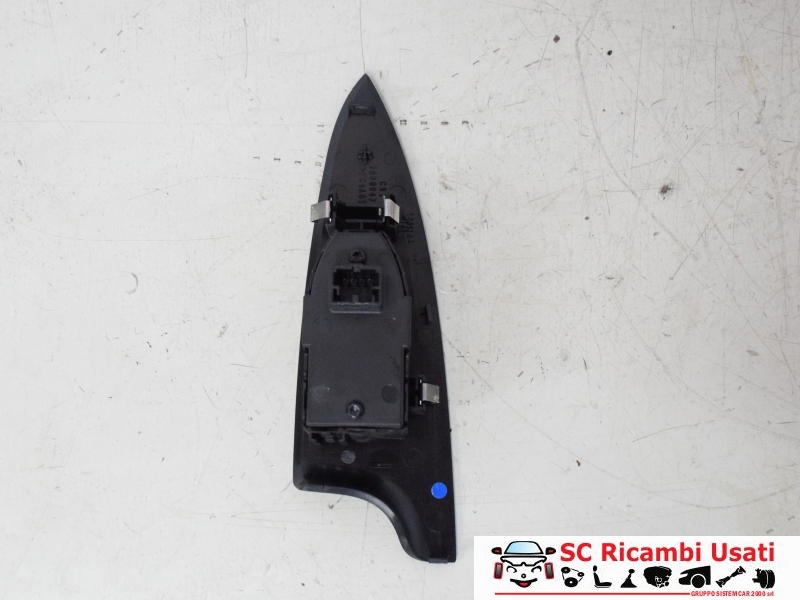 Pulsante Alzavetro Post Destro Alfa Giulietta 156094790 156150332 - 21005 Pulsante Alzavetro Post Destro Alfa Giulietta 156094790 156150332 - 21005