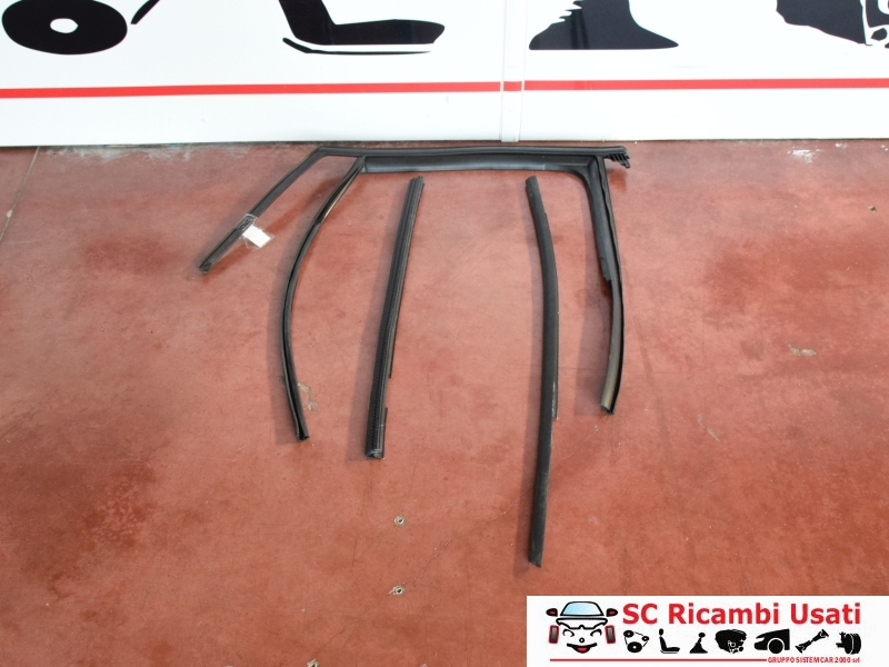 Guarnizione Porta Posteriore Destra Audi Q2 81A839440B - 25841