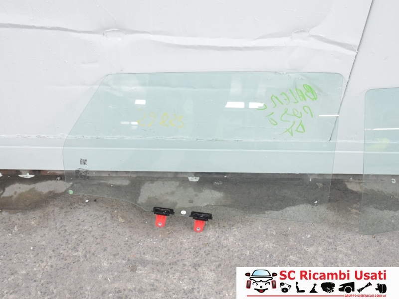 Vetro Posteriore Destro Suzuki Baleno 84503M68P00000 - 29825 Vetro Posteriore Destro Suzuki Baleno 84503M68P00000 - 29825