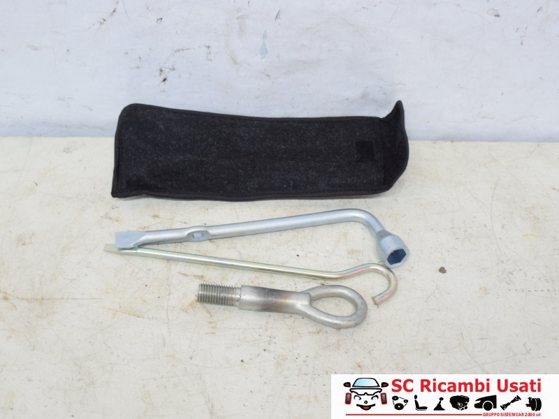 Kit Attrezzi Suzuki 89960M68P00 - 31444 Kit Attrezzi Suzuki 89960M68P00 - 31444