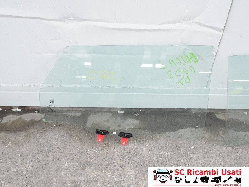 VETRO SCENDENTE POSTERIORE DESTRO SUZUKI Baleno Serie 84503M68P00000 (16>)