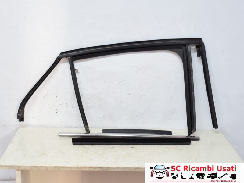Guarnizione Porta Posteriore Destra Opel Corsa F 9823226380 - 31276 Guarnizione Porta Posteriore Destra Opel Corsa F 9823226380 - 31276