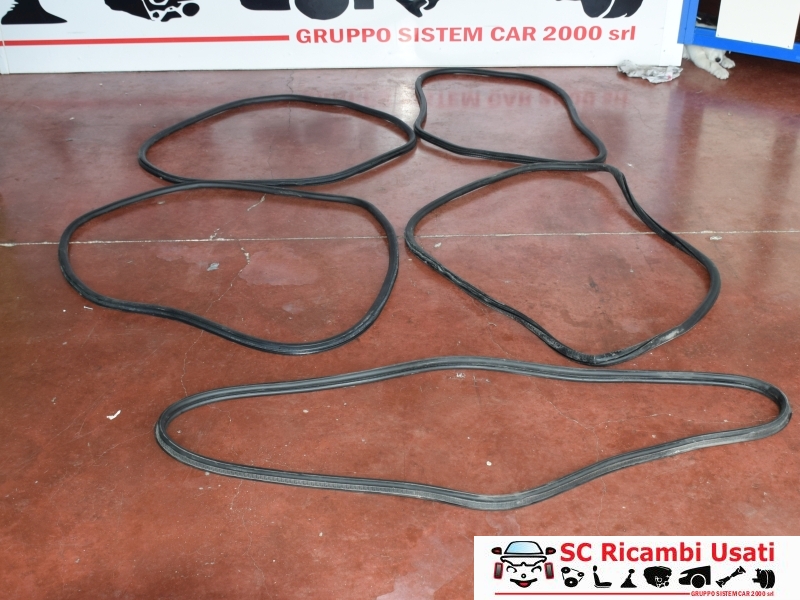 Guarnizioni Perimetrali Opel Corsa F - 31285 Guarnizioni Perimetrali Opel Corsa F - 31285