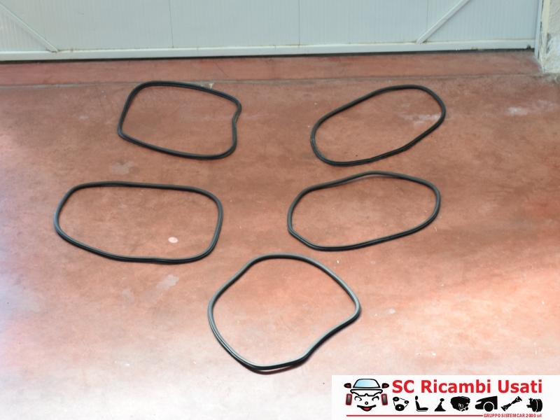 Guarnizioni Perimetrali Opel Corsa F - 31285 Guarnizioni Perimetrali Opel Corsa F - 31285
