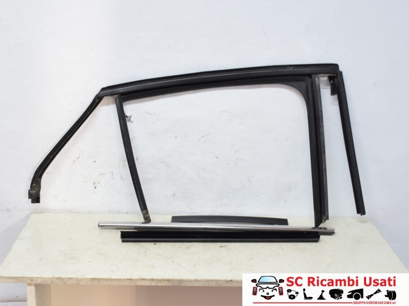 GUARNIZIONE PORTIERA POSTERIORE DESTRA OPEL Corsa F Serie 9823226380 (19>)