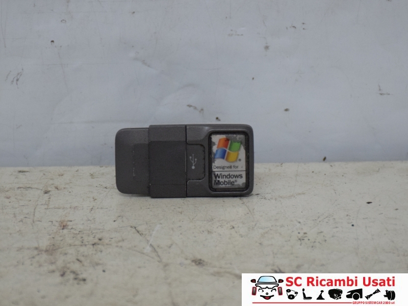 Presa Usb Fiat Punto Evo 735493636 - 25506 Presa Usb Fiat Punto Evo 735493636 - 25506