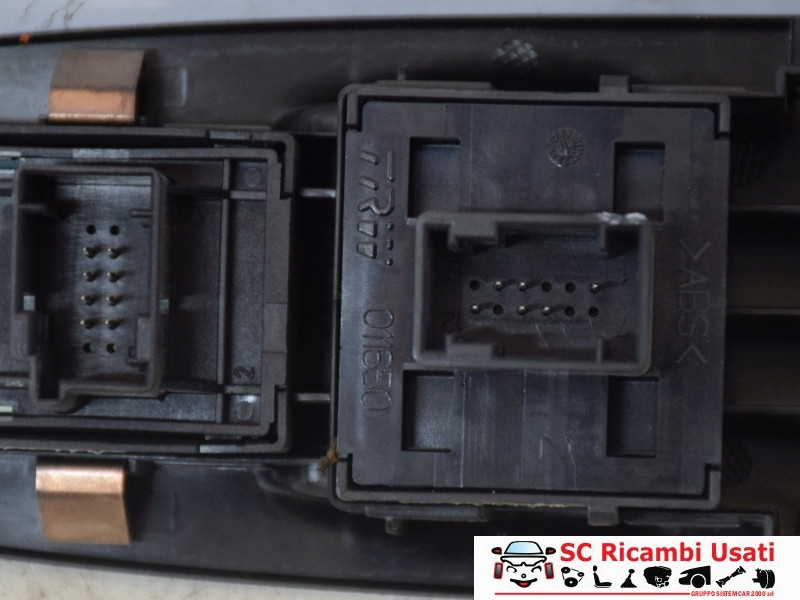 PULSANTIERA ANTERIORE SINISTRA FIAT Punto EVO 735500050 (09>12)