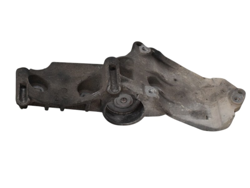 Staffa Supporto Alternatore Dacia Duster 1.5 Dci 8200669494 - 32993 Staffa Supporto Alternatore Dacia Duster 1.5 Dci 8200669494 - 32993