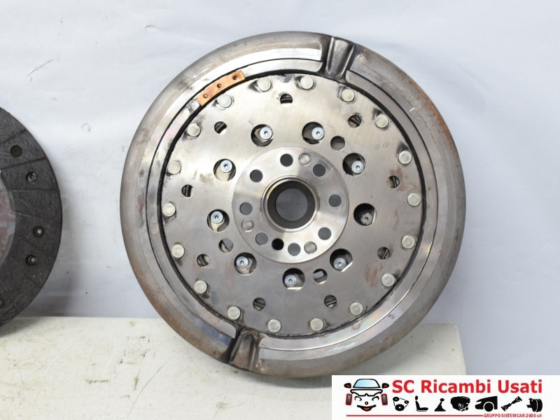 A0262500501 A0262500501 KIT FRIZIONE E VOLANO MERCEDES Classe A Serie (W176) benzina