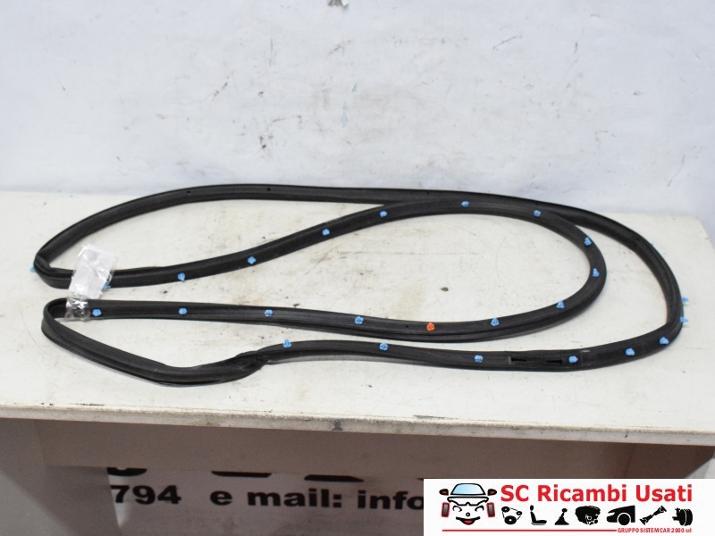 Guarnizione Porta Posteriore Destra Jeep Compass 52169651 52144894 Guarnizione Porta Posteriore Destra Jeep Compass 52169651 52144894