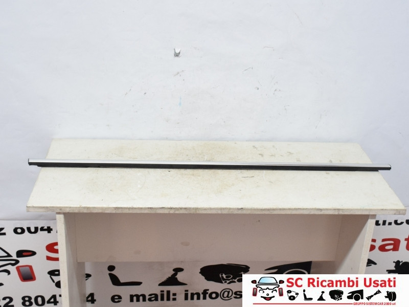 RASCHIAVETRO ANTERIORE SX CON MODANATURA CROMATA CHEVROLET Orlando 1° Serie 95214922 (10>14)