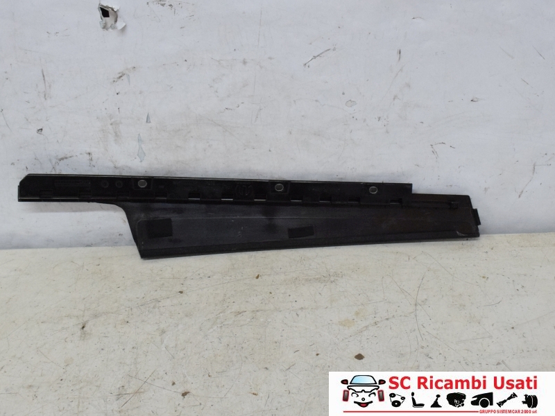 Modanatura Porta Anteriore Destra Fiat 500x 51939941 Modanatura Porta Anteriore Destra Fiat 500x 51939941