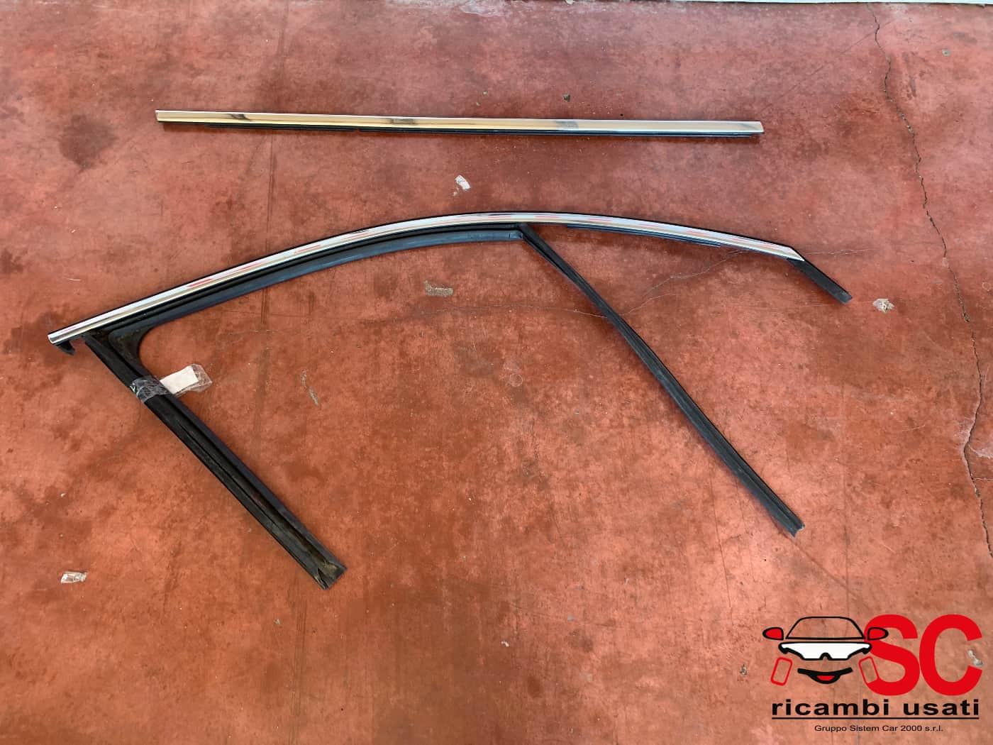 Guarnizione Porta Anteriore Dx Cromata Fiat 500x  - Q00277