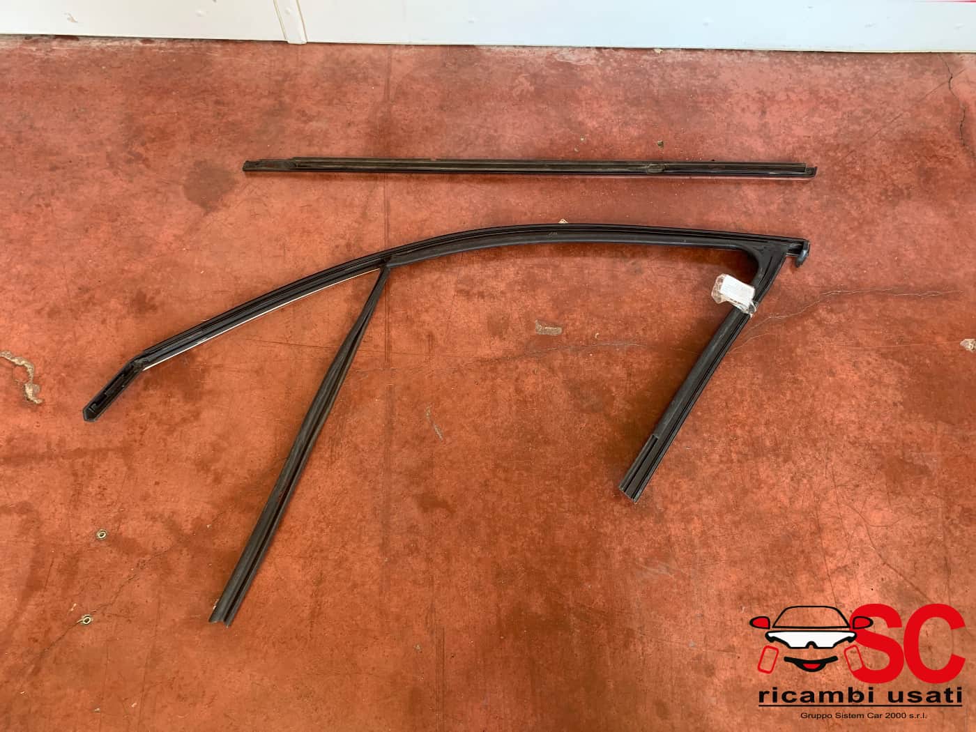 Guarnizione Porta Anteriore Dx Cromata Fiat 500x  - Q00277