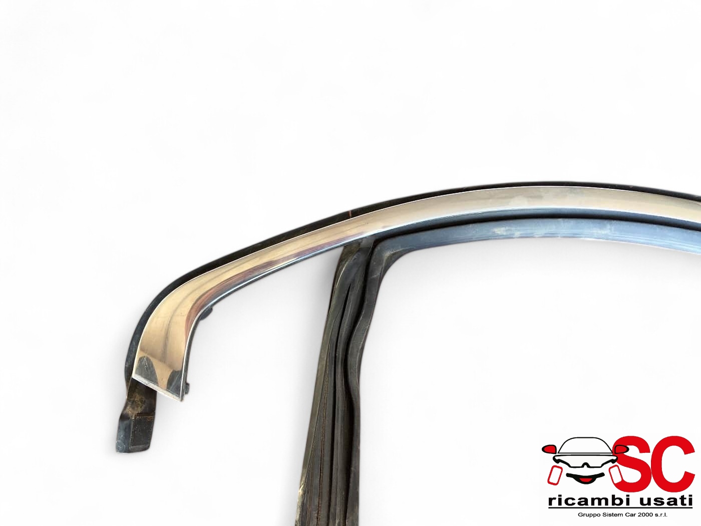 Guarnizione Porta Posteriore Dx Cromata Fiat 500x - Q00282 Guarnizione Porta Posteriore Dx Cromata Fiat 500x - Q00282