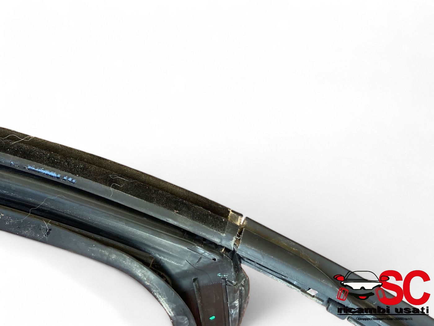 Guarnizione Porta Posteriore Dx Cromata Fiat 500x - Q00282 Guarnizione Porta Posteriore Dx Cromata Fiat 500x - Q00282