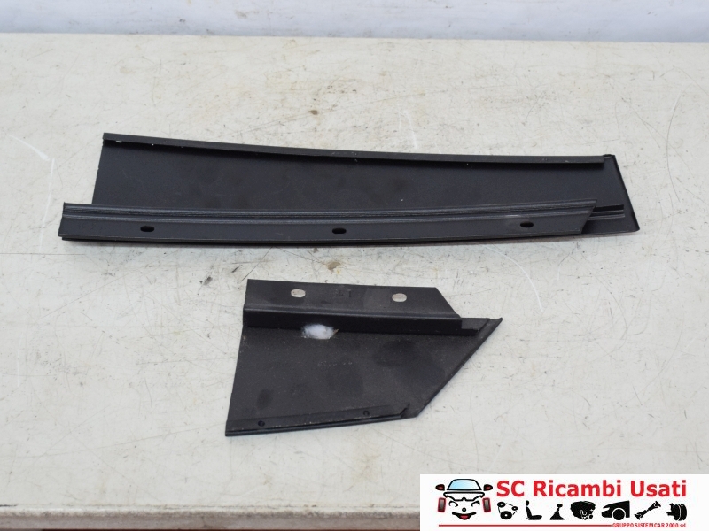 Modanatura Porta Sinistra Fiat 500 Opaca Modanatura Porta Sinistra Fiat 500 Opaca