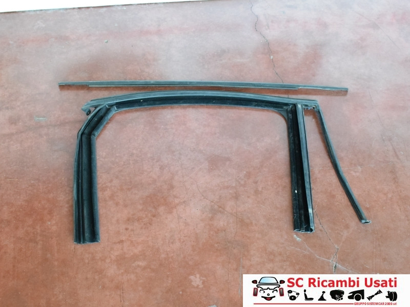 GUARNIZIONE PORTIERA POSTERIORE DESTRA FIAT 500 L Serie (351_352) 51884149 (12>)