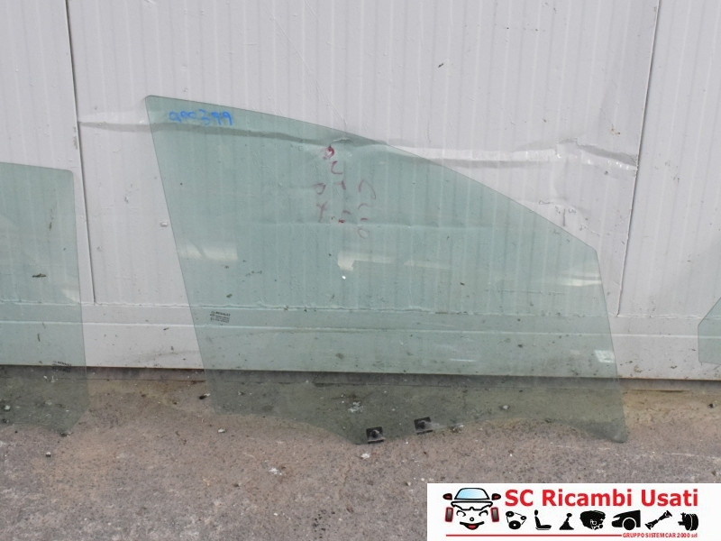VETRO SCENDENTE ANTERIORE DESTRO RENAULT Clio Serie IV (12>19)