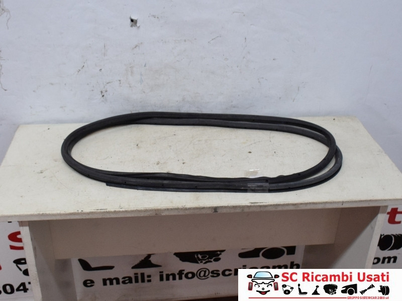 GUARNIZIONE PORTIERA POSTERIORE DESTRA JEEP Renegade Serie 52140694 (18>)