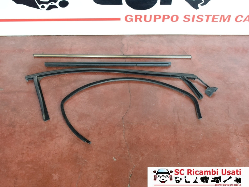 GUARNIZIONE PORTIERA ANTERIORE DESTRA FIAT 500 Serie (15>)
