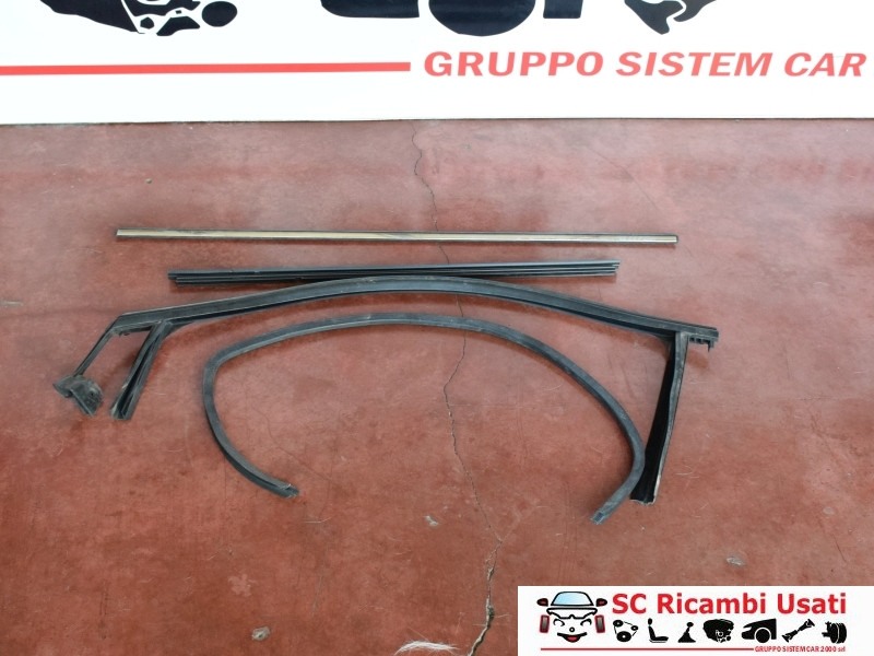 GUARNIZIONE PORTIERA ANTERIORE SINISTRA FIAT 500 Serie (15>)
