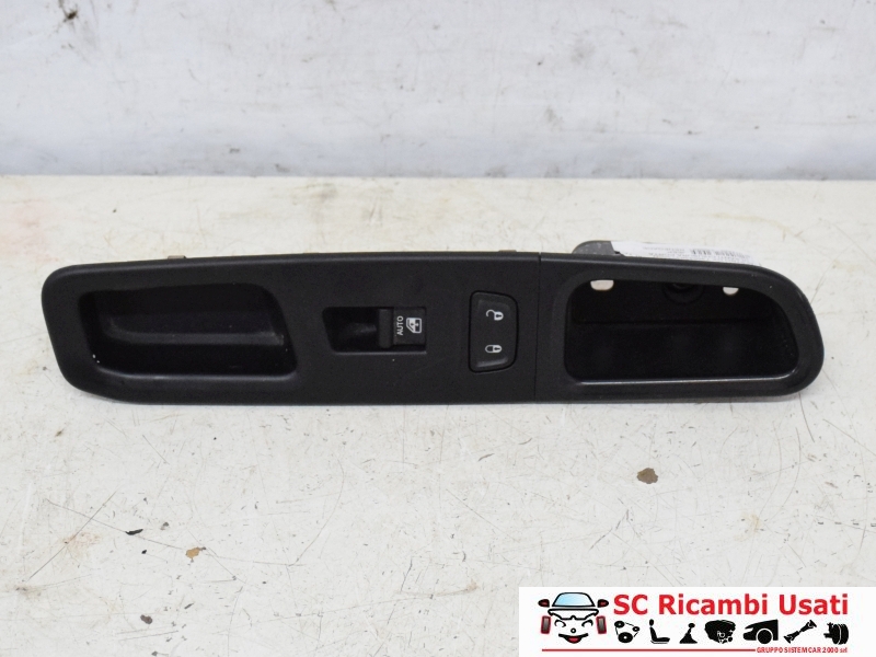 Pulsante Alzavetro Anteriore Destro Jeep Renegade 735645831 - 32362 Pulsante Alzavetro Anteriore Destro Jeep Renegade 735645831 - 32362