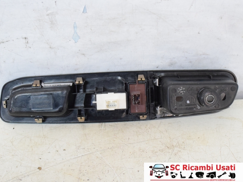 Pulsante Alzavetro Anteriore Destro Jeep Renegade 735645831 - 32362 Pulsante Alzavetro Anteriore Destro Jeep Renegade 735645831 - 32362