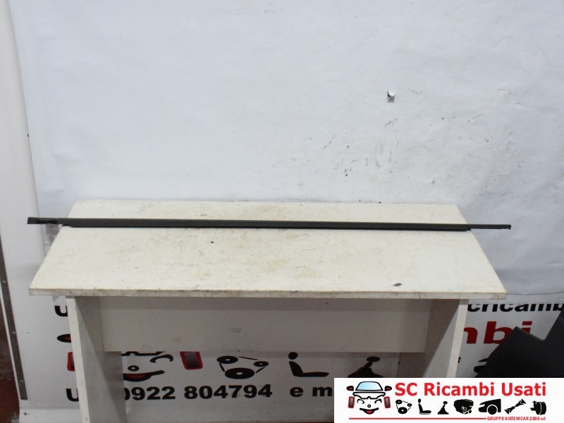 Raschiavetro Porta Destra Fiat 500 - 30257 Raschiavetro Porta Destra Fiat 500 - 30257