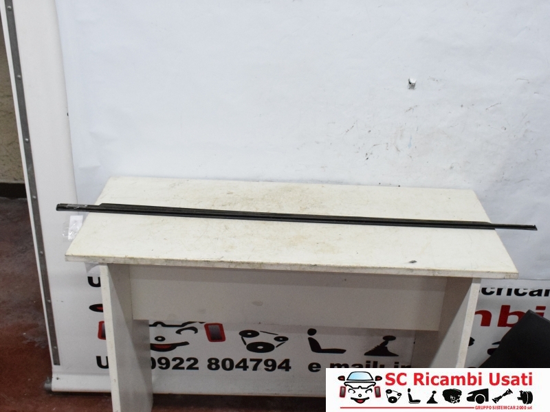 Raschiavetro Porta Destra Fiat 500 - 30257 Raschiavetro Porta Destra Fiat 500 - 30257
