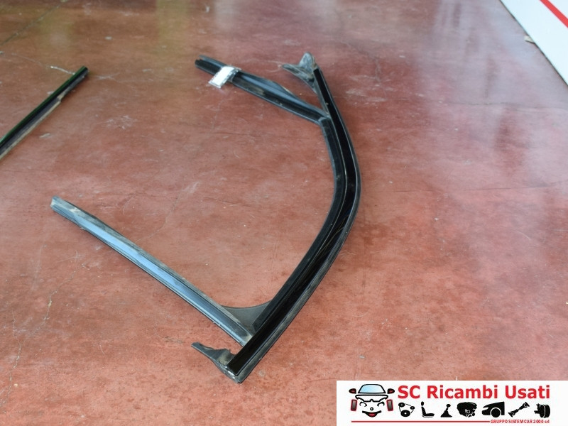 GUARNIZIONE PORTIERA ANTERIORE SINISTRA ALFA ROMEO Giulia Serie (952_) 50545062 (16>)