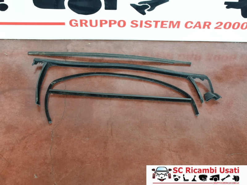 GUARNIZIONE PORTIERA ANTERIORE DESTRA FIAT 500 Serie Elettrica (20>)