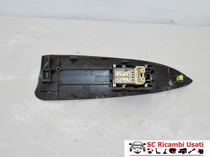 PULSANTE ALZAVETRO POSTERIORE DESTRO TOYOTA Rav4 4° Serie 8481052030 (05>09)