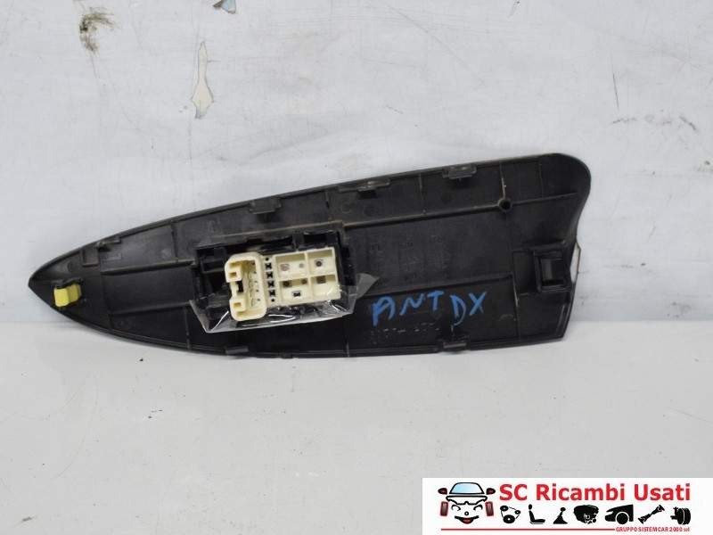 8481052030 PULSANTE ALZAVETRO ANTERIORE DX TOYOTA Rav4 4° Serie diesel