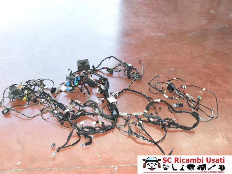 Cablaggio Abitacolo Renault Clio 4 Sw 241638526R - 31980 Cablaggio Abitacolo Renault Clio 4 Sw 241638526R - 31980