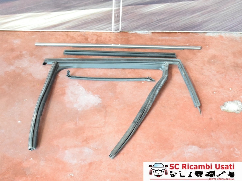 Guarnizione Posteriore Sinistra Renault Clio 4 Sw  - 31995