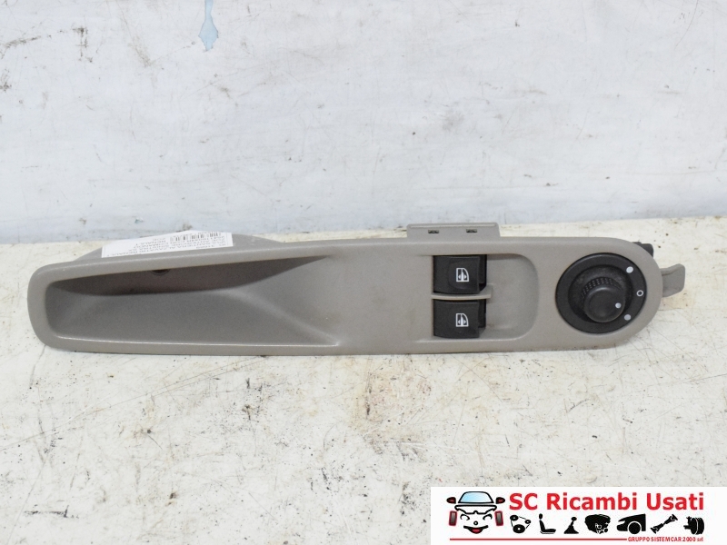 Pulsantiera Alzavetro Anteriore Sx Renault Zoe 254116044R - 31669