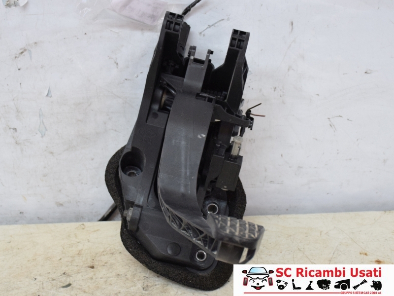Pedale Frizione Ford Fiesta Mk6 AY117B633AD - 33472 Pedale Frizione Ford Fiesta Mk6 AY117B633AD - 33472