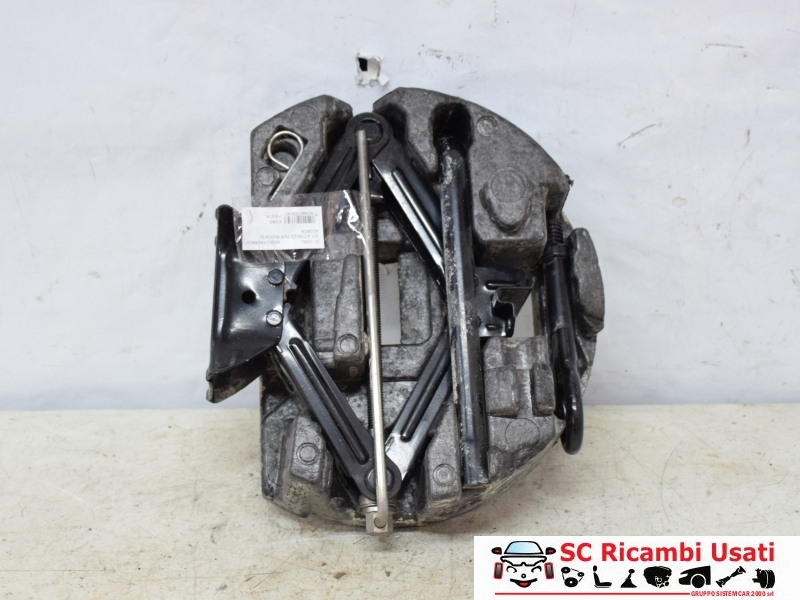 Kit Attrezzi Ford Fiesta Mk6 - 33562 Kit Attrezzi Ford Fiesta Mk6 - 33562