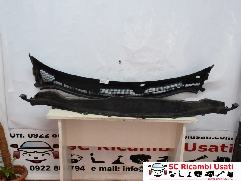 Griglia Sottoparabrezza Ford Fiesta Mk6 8A61A02216AE - 33573 Griglia Sottoparabrezza Ford Fiesta Mk6 8A61A02216AE - 33573