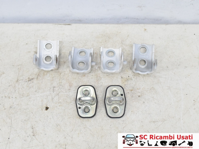 CERNIERA PORTIERA ANTERIORE DESTRA PEUGEOT 208 Serie (12>19)