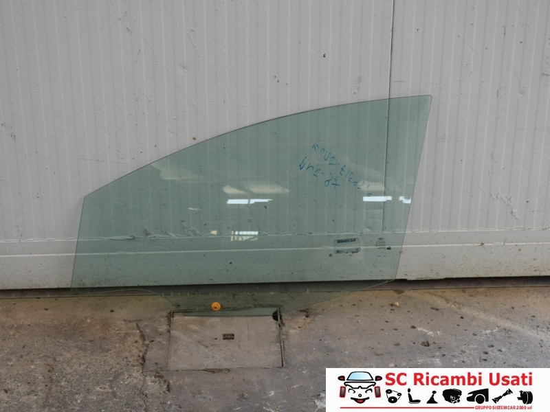 VETRO SCENDENTE ANTERIORE SINISTRO FORD Fiesta 6° Serie (08>17)