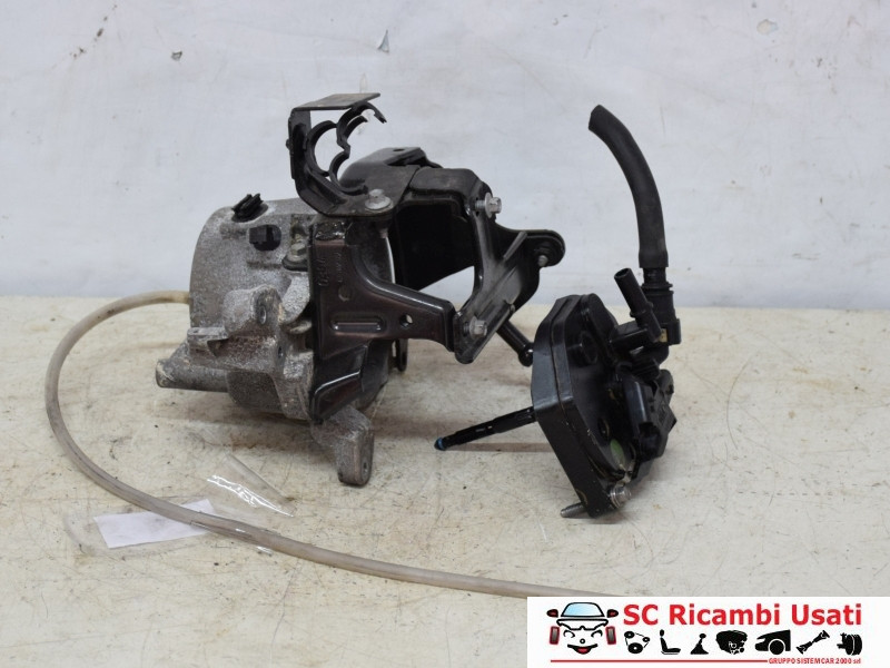 AV6Q9155AA SUPPORTO FILTRO OLIO FORD Fiesta 6° Serie diesel